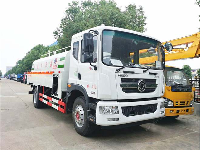 東風多利卡D9高壓清洗車