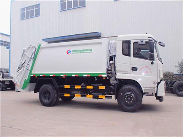 國(guó)五東風(fēng)D913或153壓縮式垃圾車