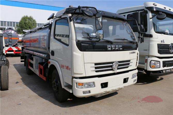 東風多利卡8-10噸加油車