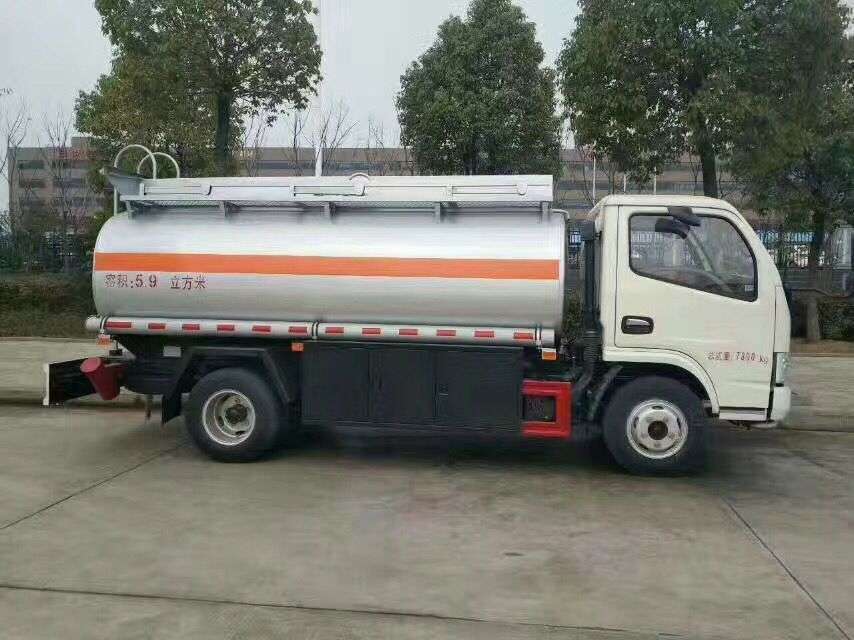 國五東風(fēng)5噸小型加油車