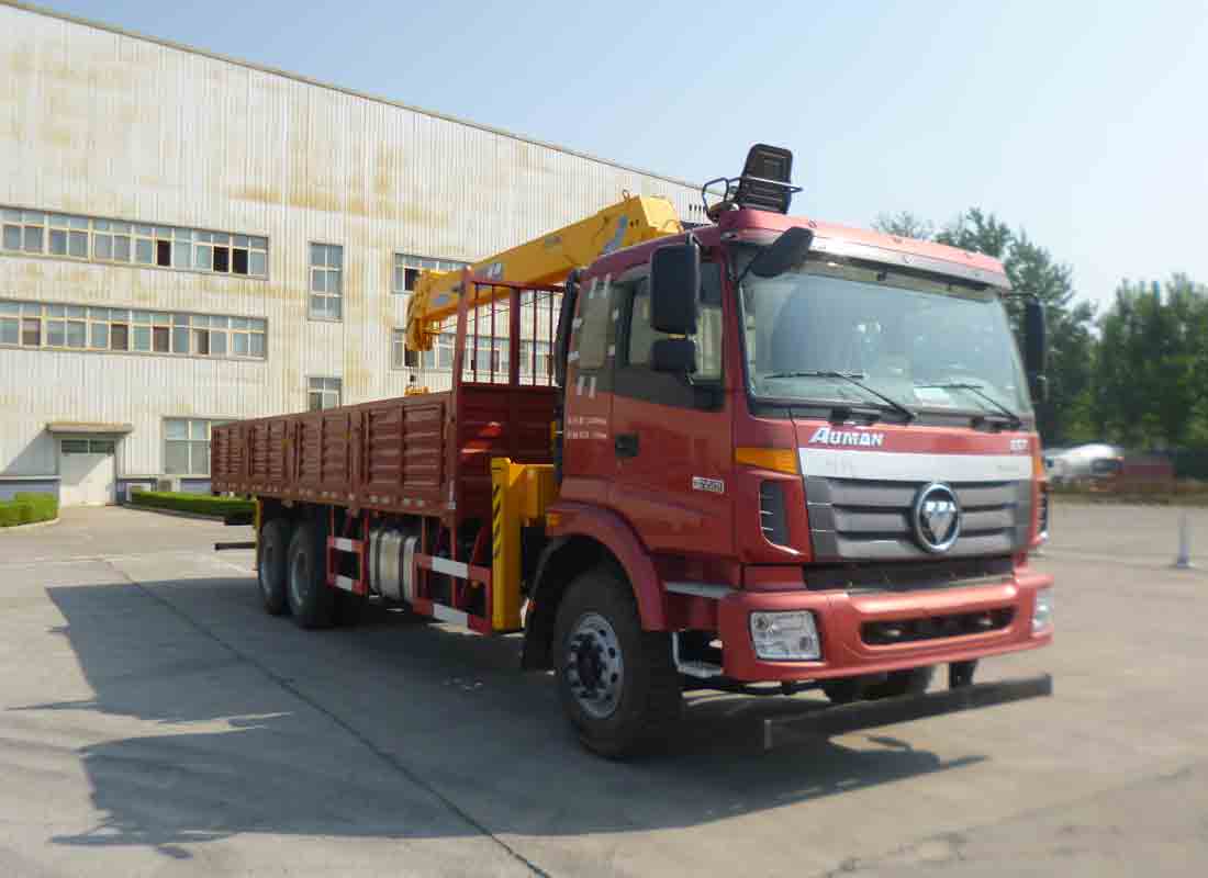 福田歐曼前四后八12噸隨車(chē)吊