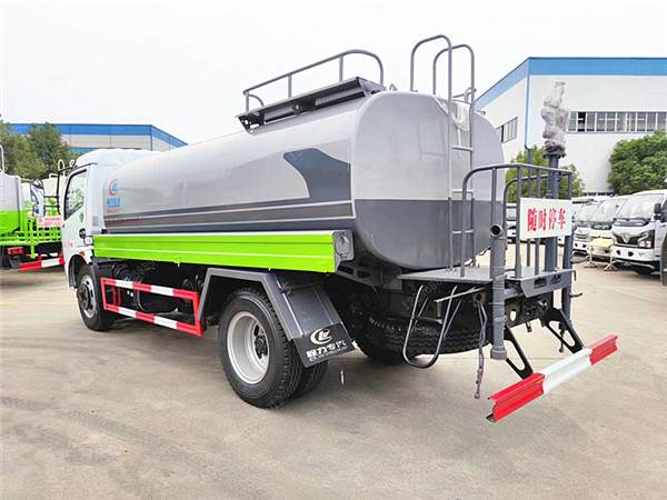 東風(fēng)福瑞卡新款灑水車