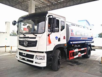 東風(fēng)T5新款灑水車