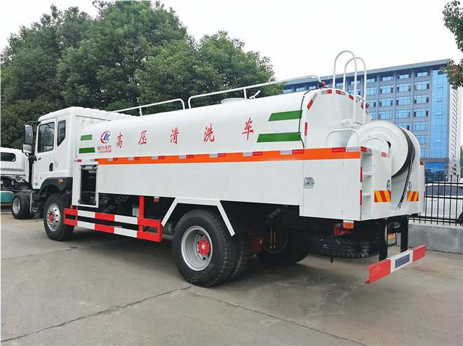 東風多利卡D9高壓清洗車