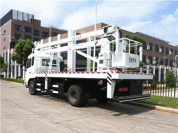 國(guó)五東風(fēng)18-22米高空作業(yè)車