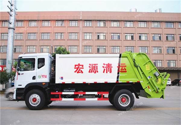 東風(fēng)多利卡D9壓縮垃圾車