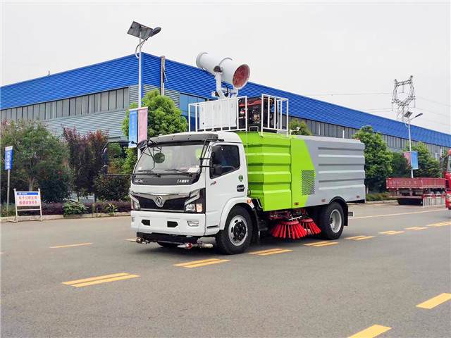 東風福瑞卡8方掃路車