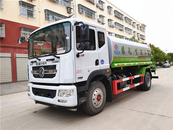 東風(fēng)D9底盤(pán)成品的D9灑水車、D9霧炮車銷量大