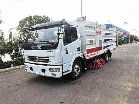 東風多利卡D7掃路車