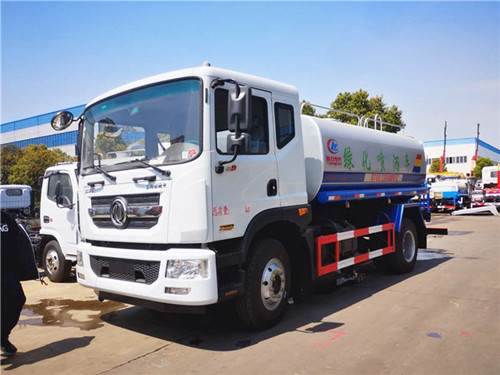東風D9灑水車