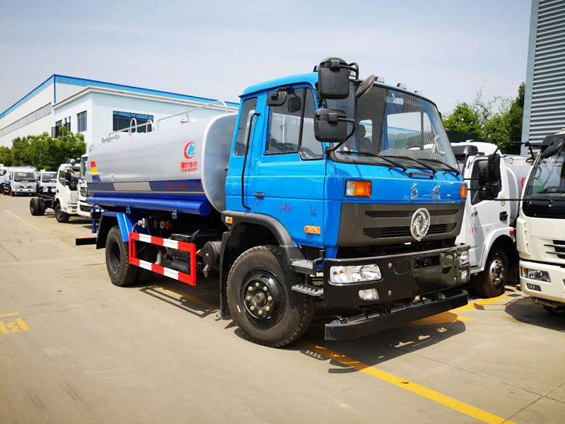 東風145灑水車